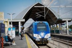 רכבת נכנסת לתחנה - רכבת ישראל